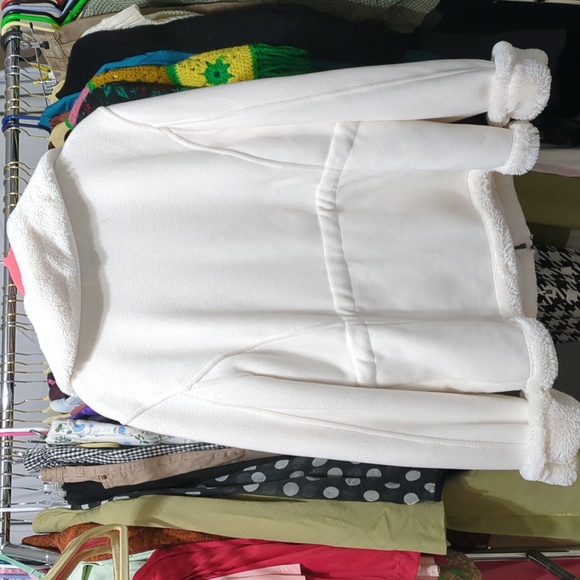 Valerie Stephens large coat Inv244 - Picture 3 of 8